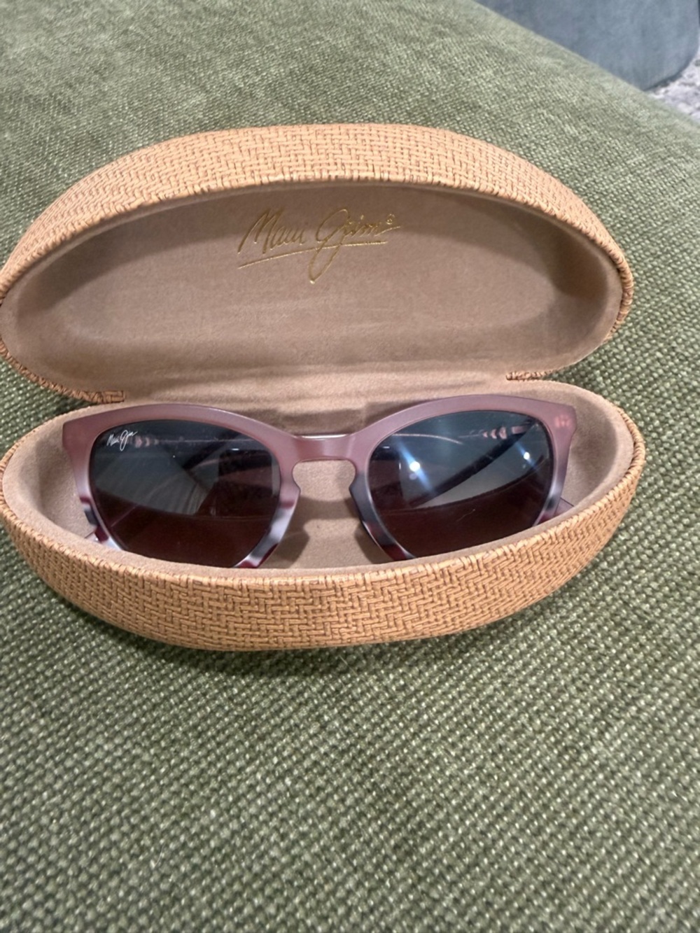 Maui Jim Mauve Cat-Eye Sunglasses with Dark Lenses